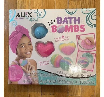 Alex Spa D.I.Y Bath Bombs Heart Shape Mix Mold 3 Fizzy Bath Bomb Ages 6+