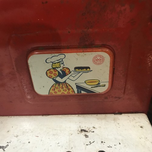 Vintage Pretty Maid Metal Toy Stove/Oven - Picture 10 of 11