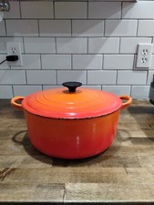 LE CREUSET VTG FRANCE F 5.5 QT. FLAME ORANGE ENAMELED CAST IRON DUTCH OVEN W LID