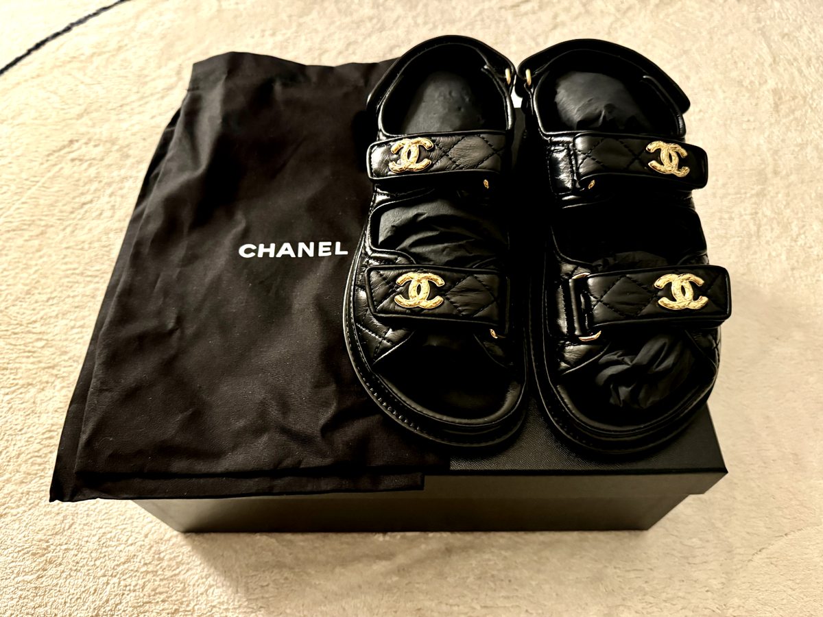 NEW IN BOX | Chanel Black Crumpled Shiny Lambskin CC Logo Dad
