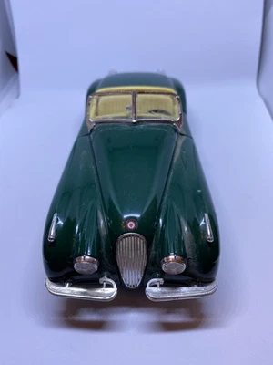 Bburago Jaguar XK120 1948 1:24 Italien Modellauto Roadster grün Vintage - Bild 1 von 4