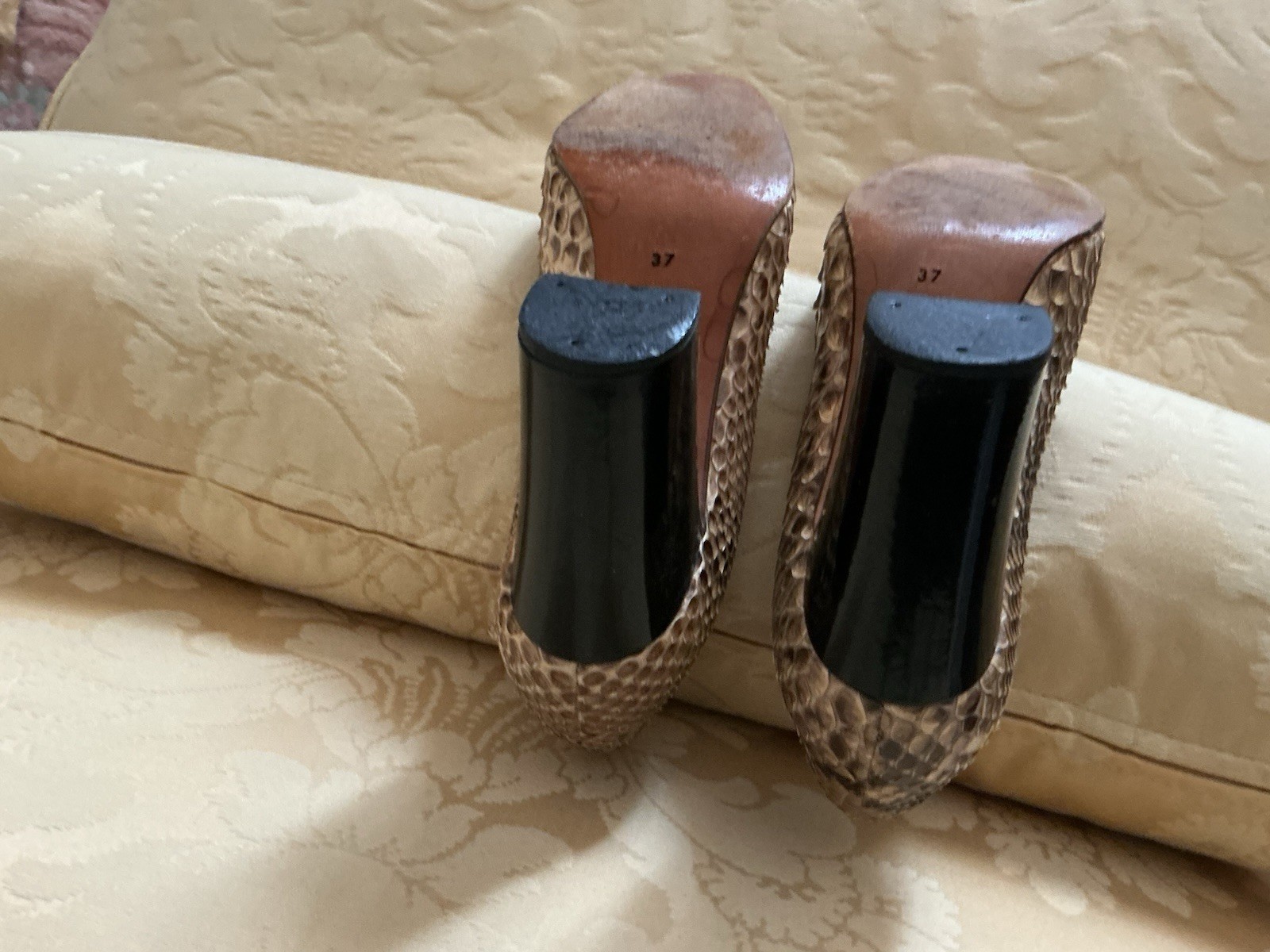 Authentic “CHANEL” Pumps 37 Python snake Patent  … - image 3