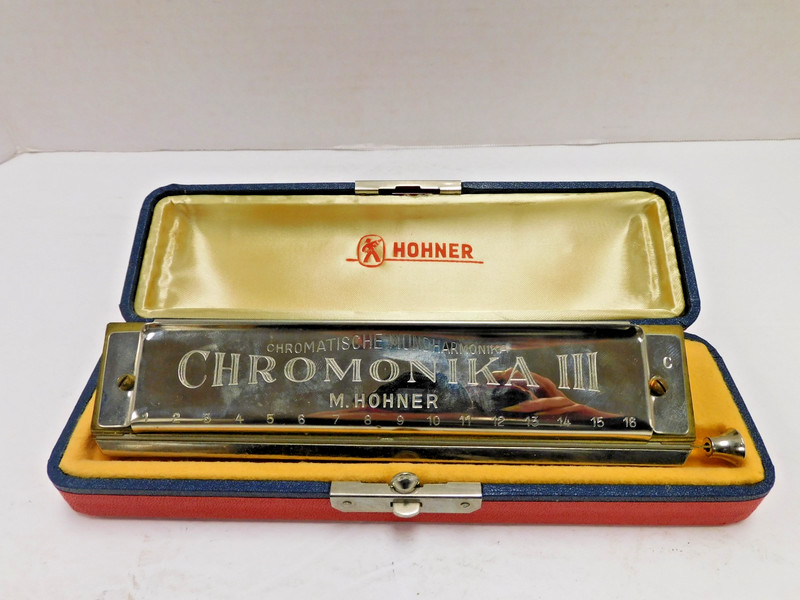 M.Honer Chromonika III #280 Germany W/Case JC512