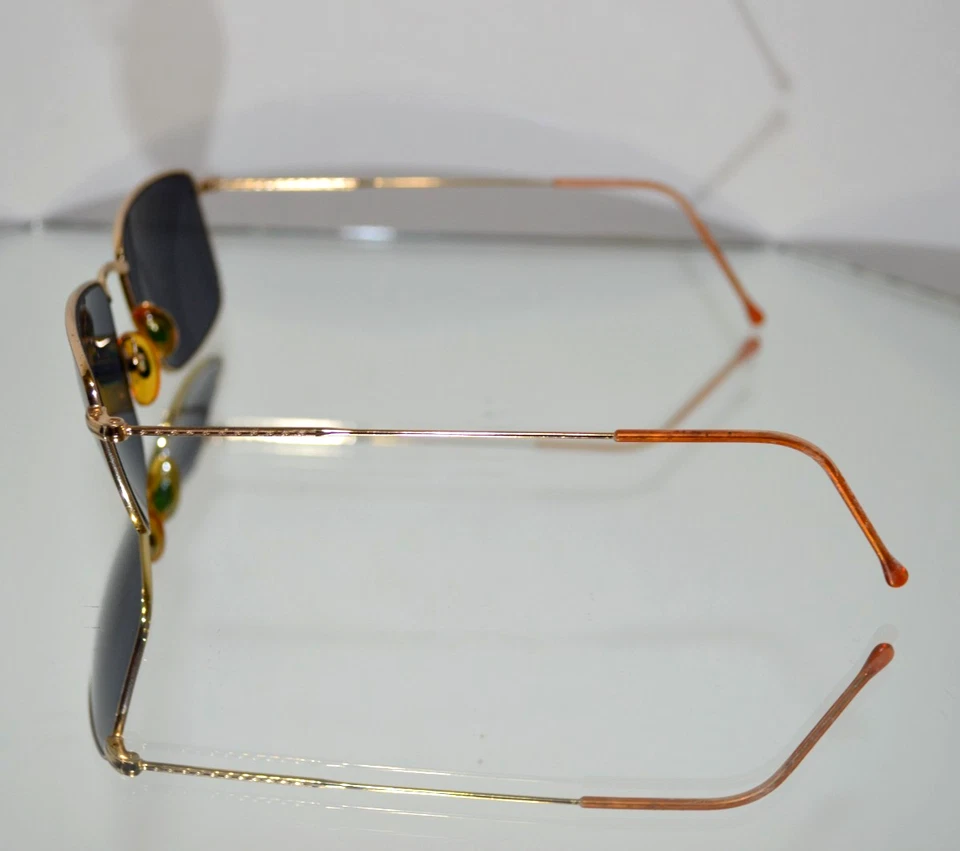 RARO Gafas de sol Giorgio Armani Marco de alambre dorado Lentes negras De colección Foto 2 de 4