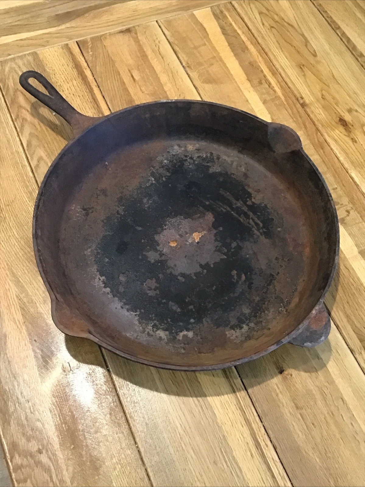 Vintage X Large No 14 " F " Cast Iron Skillet Fire Heat Ring Made (small crack)