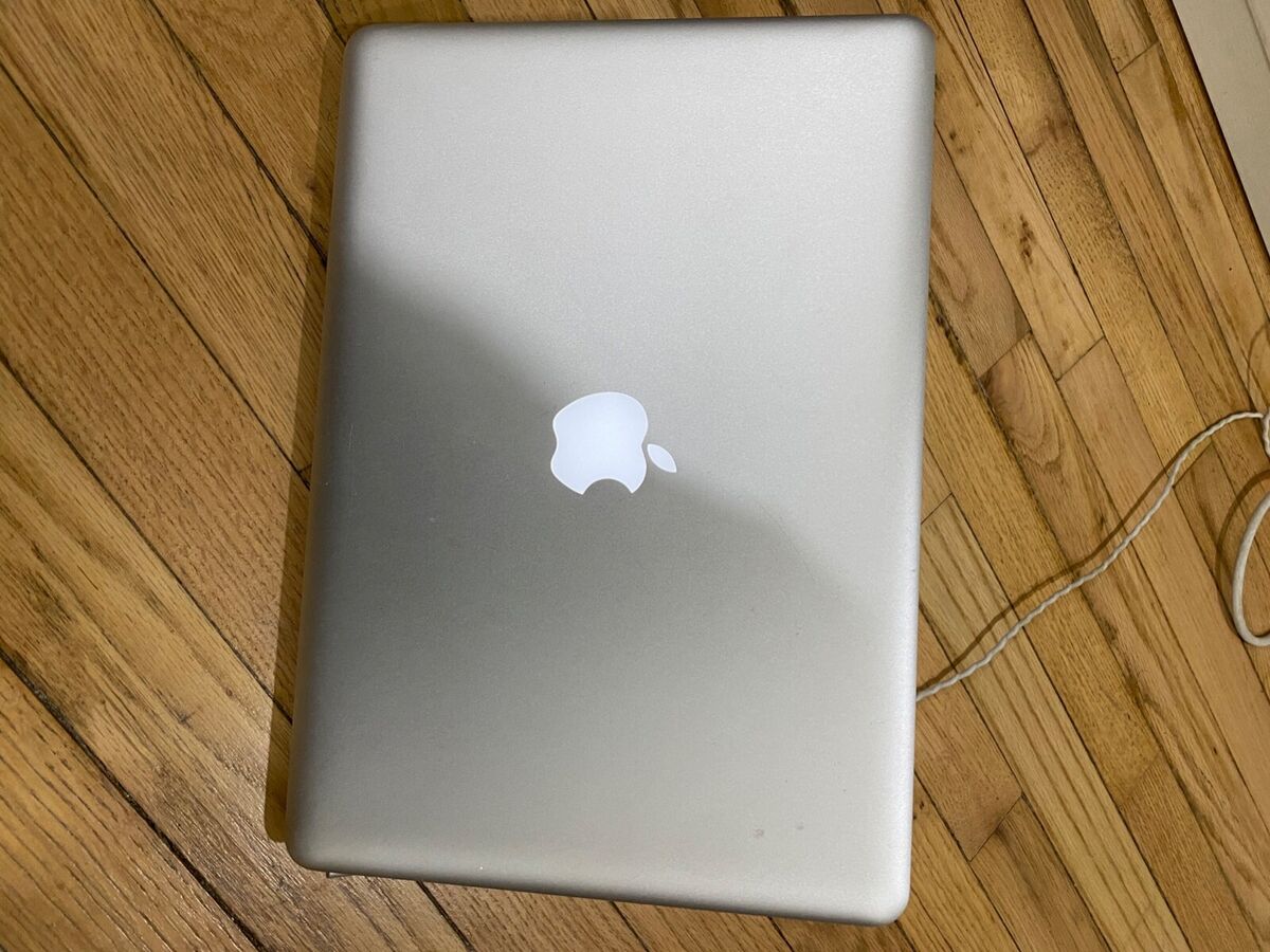 macbook pro 2011 13 inch silver old and used