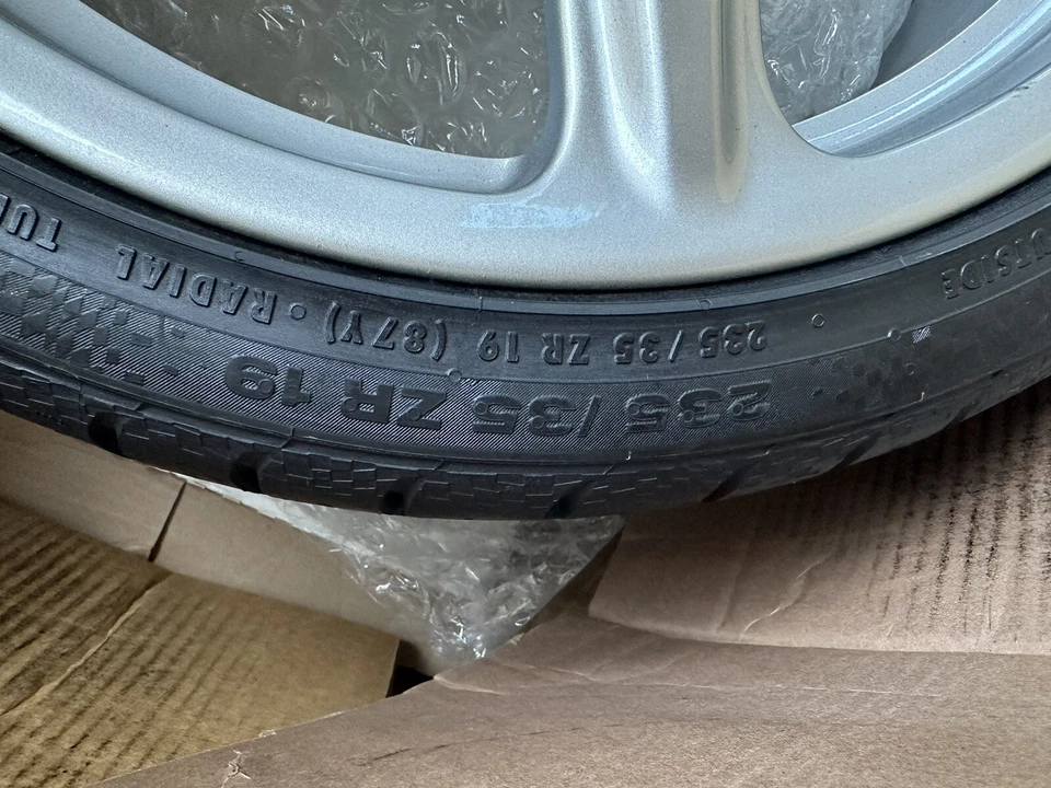 Porsche Cayenne 2011-2017 OEM 235/35/19 Continental neumático y llanta excelente forma Foto 4 de 4