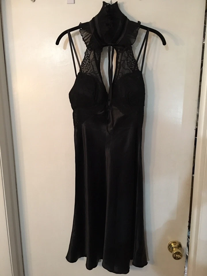 PRECIOSO VESTIDO DE NOCHE 100% SEDA CUELLO ALTO DRAMÁTICO TERCIOPELO CORBATA OJO DE CERRADURA TALLA S Foto 4 de 4