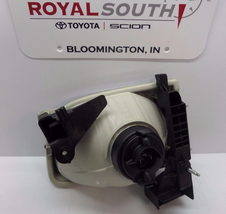 Toyota Tacoma 2001 - 2004 Left & Right Front Headlight Assemblies Genuine OEM OE — 第 4/4 张图片