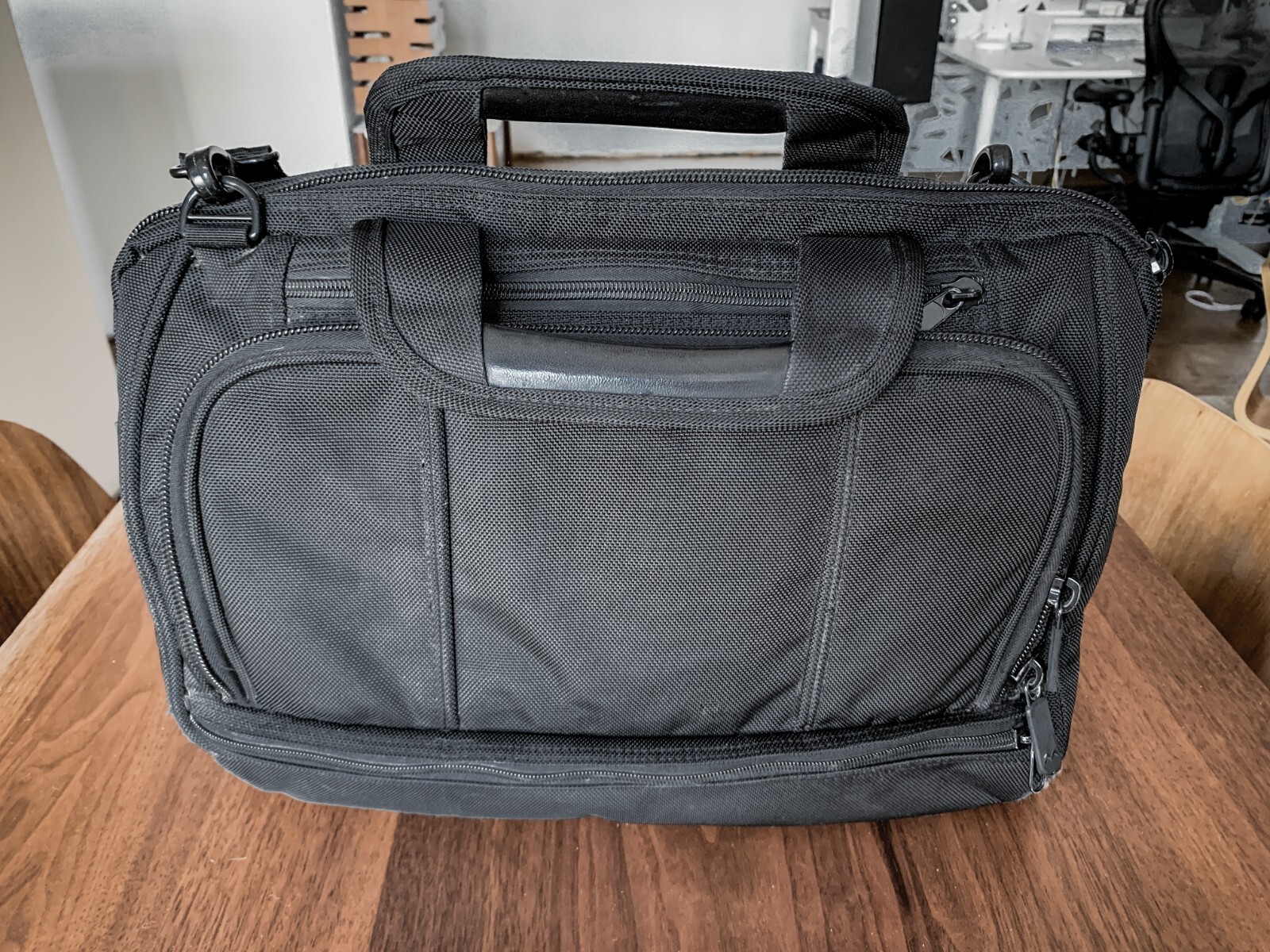 Brenthaven 15"-17" Deluxe Laptop Briefcase Bag - Black