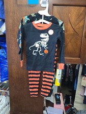 2t brand new halloween pajamas from carter's item 1000