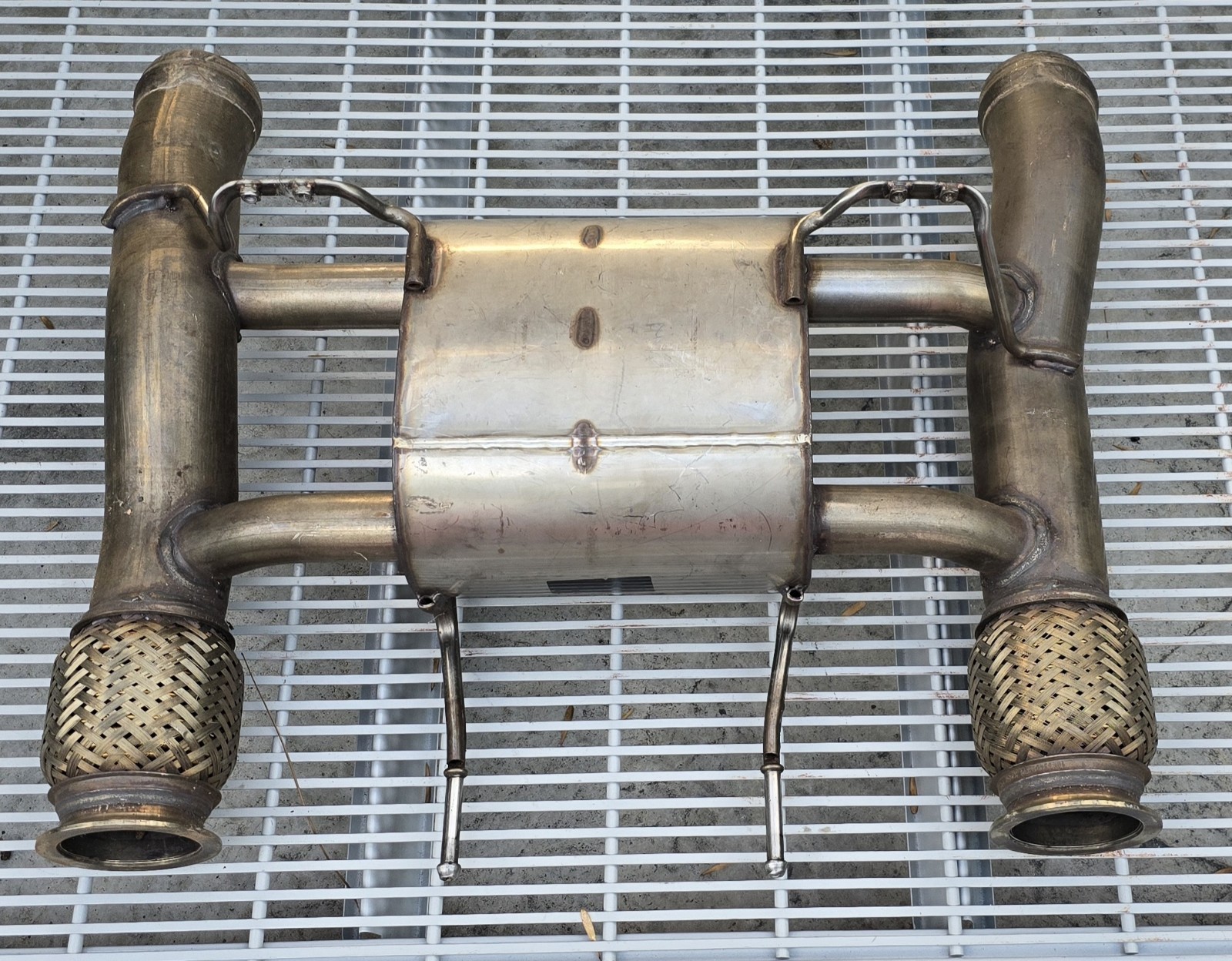 McLaren 720S Exhaust System Sport Muffler Assembly 14H0176CP.02 14H0176CP