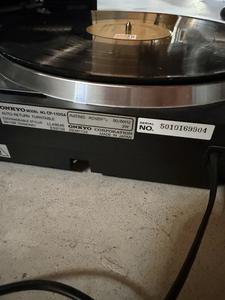 Tocadiscos Onkyo Auto Return Belt Drive CP-1100A sin cubierta antipolvo Foto 3 de 4