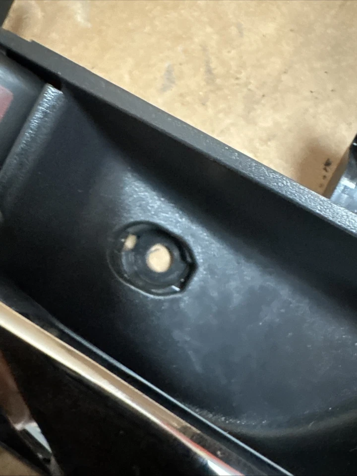 Оригинальная внутренняя дверная ручка в сборе со стороны водителя левая 0016 для Subaru Impreza 2012-2016 годов выпуска - Изображение 4 из 4