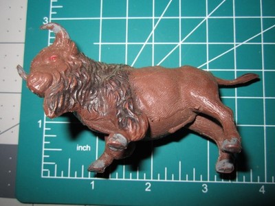 PLASTIC HONG KONG BUFFALO FIGURE britains deetail copy