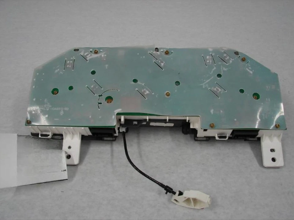 2004-2005年福特探险者运动跟踪速度计集群MPH带消息中心Oem — 第 2/4 张图片