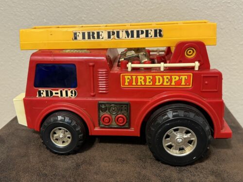 Vintage 1980's Firetruck FD-Pumper Water Toy Friction Powered Made In Korea - Picture 1 of 10