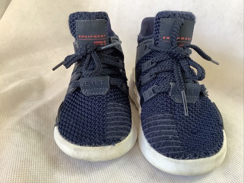 boys Adidas shoes - Picture 2 of 8