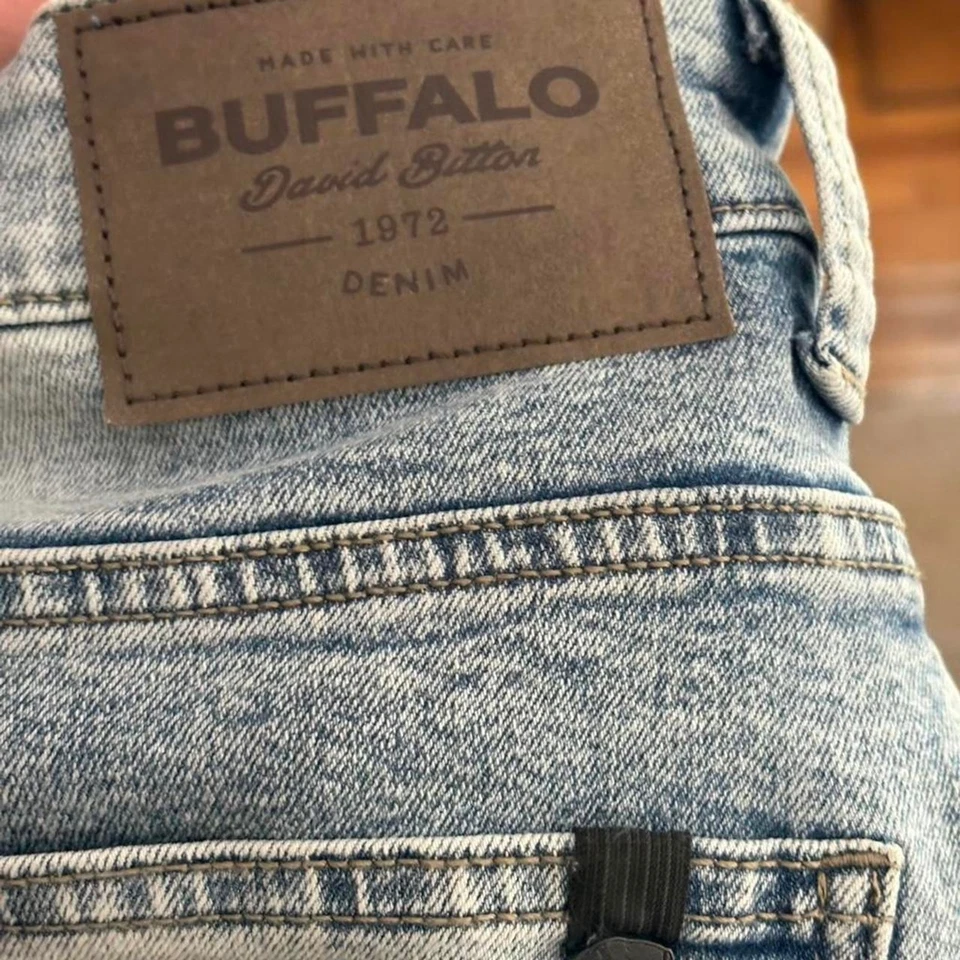 Y2K Mens Baggy Buffalo Jean Shorts SZ 34'' - Image 4 of 4