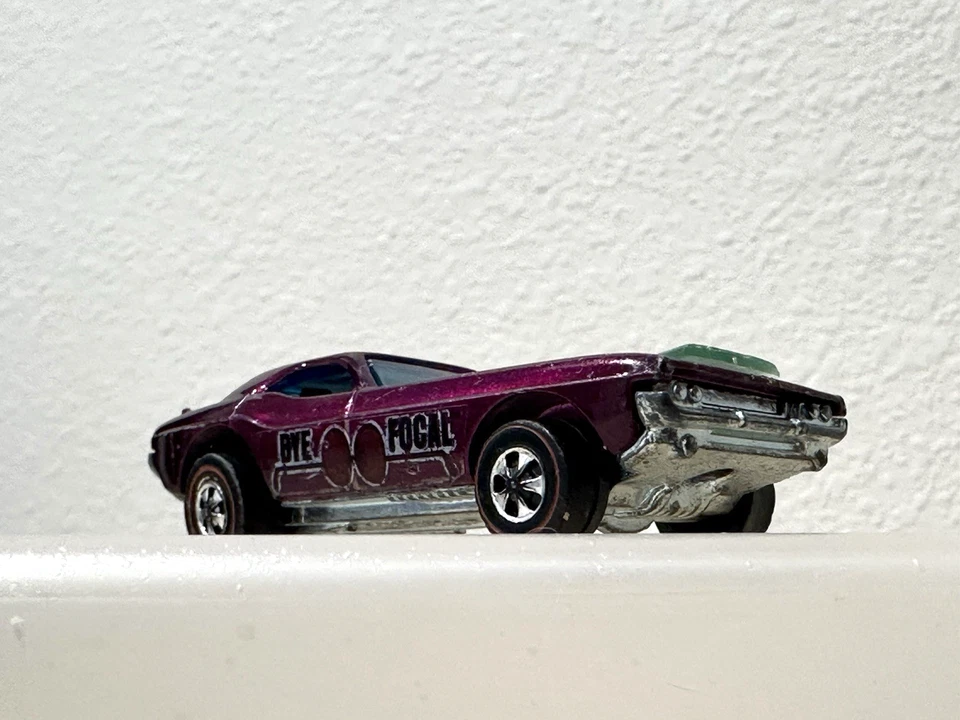 De colección Hot Wheels Redline 1970 "Bye Focal" magenta con interior marrón original Foto 2 de 4