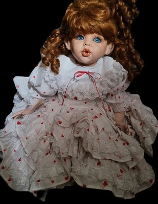 BEAUTIFL& UNIQ PORCLN HD DOLL W/ SFT TRSO& VIVID EXPRSN, EXCLLT CNDTN,ORG.TAGS