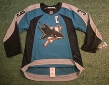San Jose Sharks Collecting and Fan Guide 14