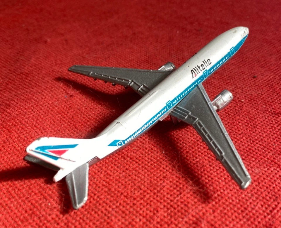 Modellino Aereo ALITALIA F602 AIRBUS A300 Metallo 1:600 - Immagine 2 di 3