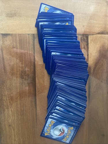 LOT DE 100 Cartes Pokémon dont REVERSE et HOLO+ 1Ultra Rare Issue De LOT DE 100 Cartes Pokémon dont REVERSE et HOLO+ 1Ultra Rare Issue De