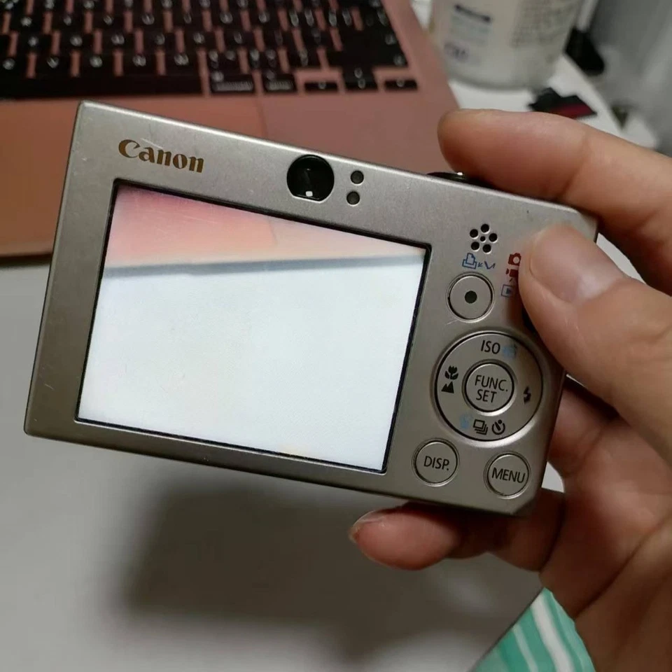 Canon Powershot sd1000/ IXUS 70 Digital Camera 7.1MP 3XOptical Zoom Silver black - Image 3 of 4