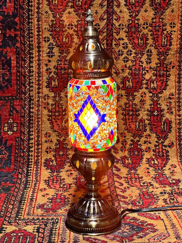 Lámpara colorida de mosaico turco marroquí con base de bronce hecha a mano Foto 3 de 4