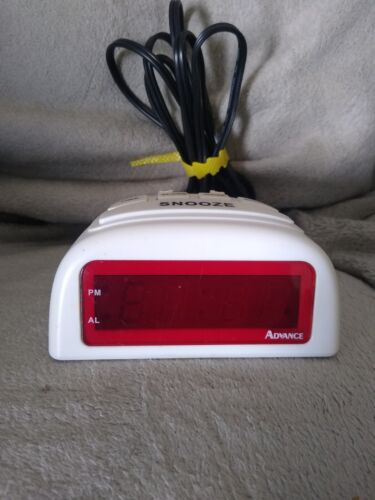 ADVANCE Digital Alarm Clock - Picture 1 of 4