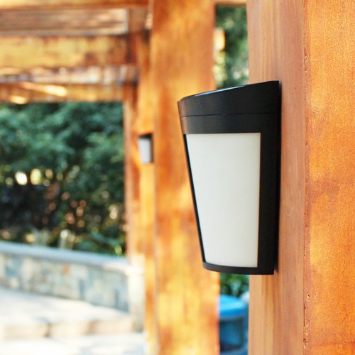 6LED Outdoor Waterproof European Style Solar Power Garden Light High Quality - Picture 5 of 8