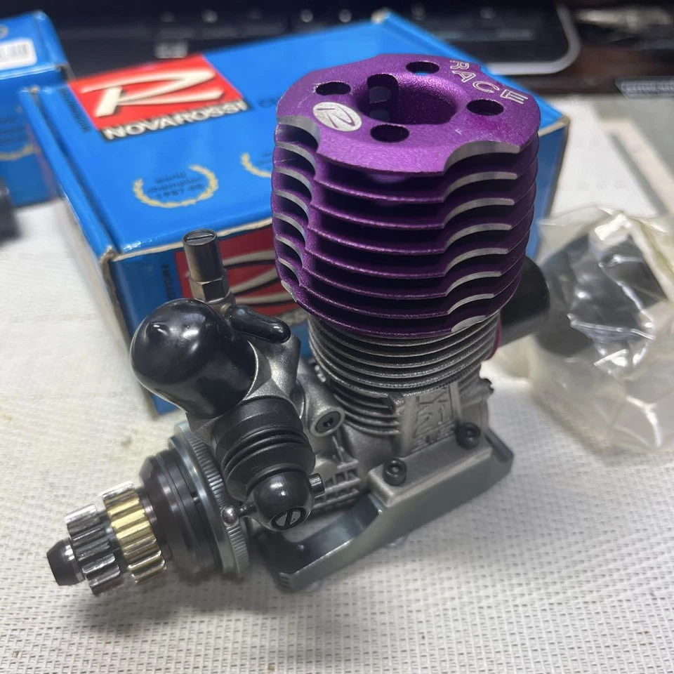 Novarossi Rx-21R 3.5cc Racing Engine Set with Muffler & Turbo Plugs, Used - Image 4 of 4