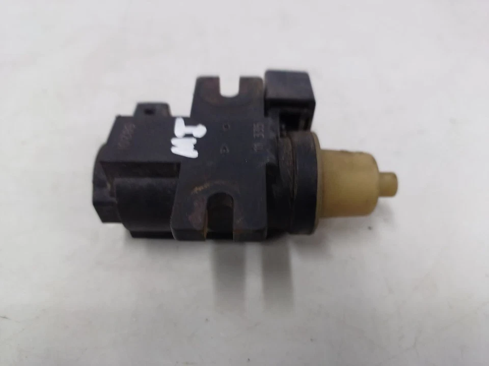 2012 VAUXHALL Zafira Tourer 2.0 Diesel Vacuum Solenoid Valve 55566898 - Image 3 of 4
