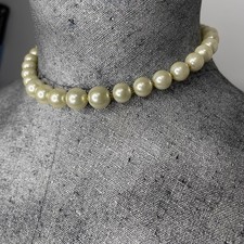 pearl necklace Graduated faux white cream with double lobster clasps at end