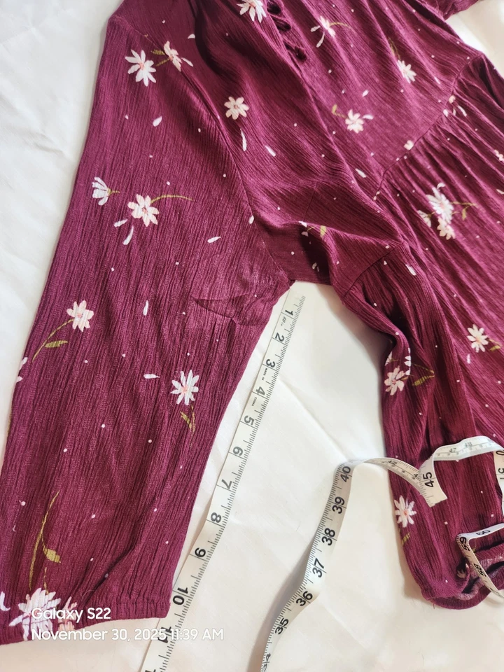 Blusa grande floral tórrida borgoña. Cómodos susurros moda otoño invierno Foto 3 de 4