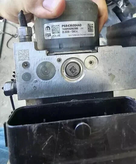 Dodge 1500 19-23 nuevo estilo 6 orejetas rueda advertencia de colisión delantera (STOP AND GO) Foto 4 de 4