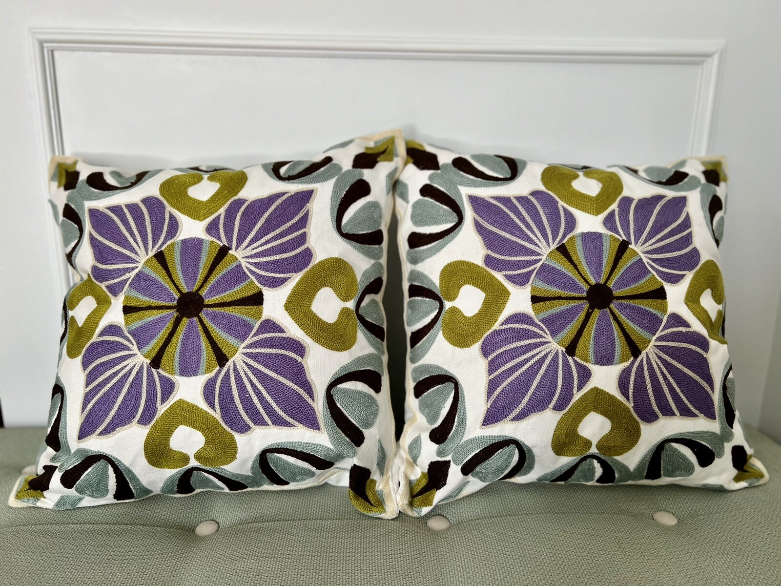 Set of 2 Embroidered Decorative Pillow Covers Flower Patten 18 x 18 Inch