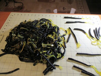 25 CHARTREUSE FIRE TAIL ORIGINAL RUBBER WORMS ASST. 6-8 '' CULPRIT MANNS BASS PRO