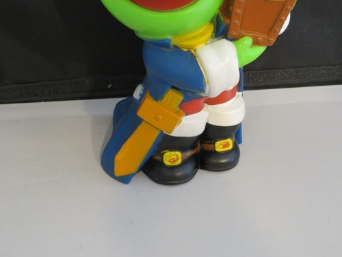 1989 Illco Muppets Treasure Island Pirate Captain Kermit The Frog Vinyl Bank - Picture 3 of 10