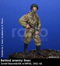 RADO MINIATURES RDM35019 WORLD WAR II BEHIND ENEMY LINES SOVIET RAZVEDCHIK