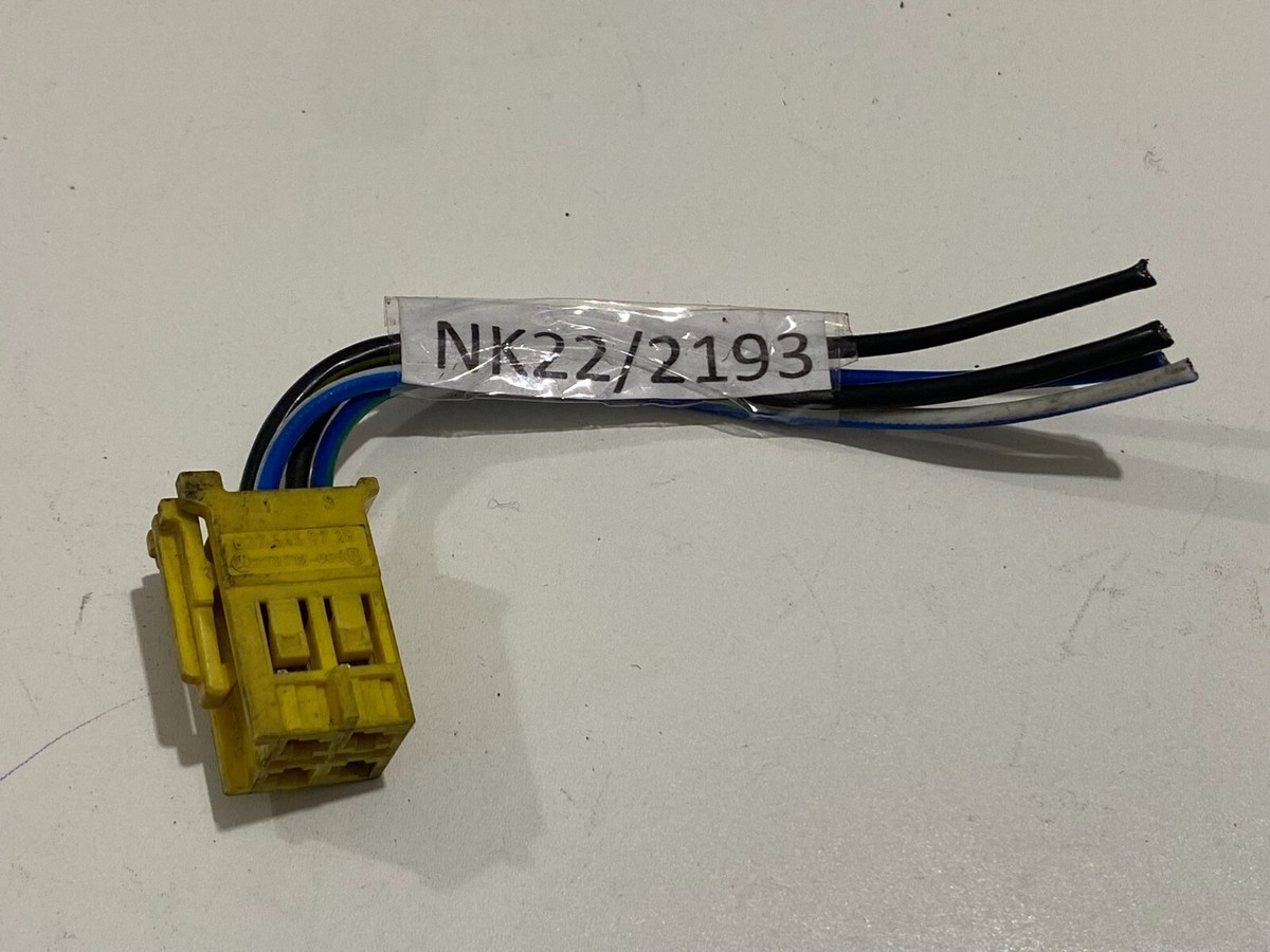 Genuine Mercedes-Benz Wiring Loom Harness Plug Connector 