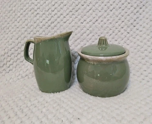 Hull Pottery Co. USA "Home and Garden" Sugar & Creamer Set In Green Signed EUC