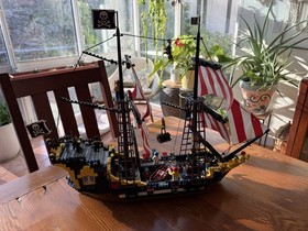 LEGO Pirates: Black Seas Barracuda (6285) See Description 100% Complete