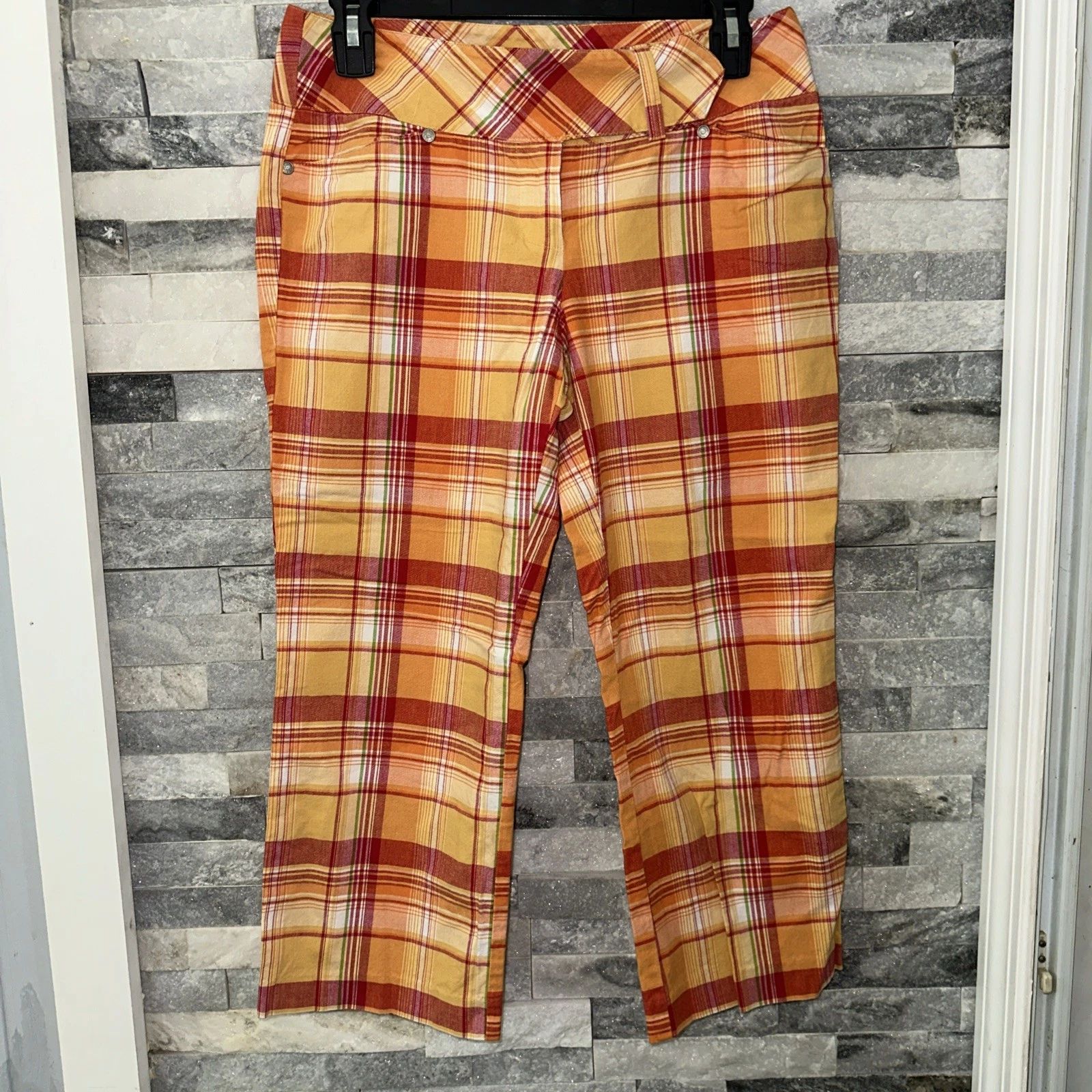 VTG No Boundaries Orange Plaid Capris Size 5 28” Waist Y2K Preppy Spring 90s
Opens in a new window o