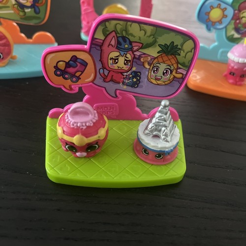Moji Pops Figure Toy Playset Bundle With 5 Characters - Picture 3 of 5
