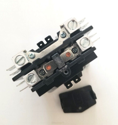 Goodman replacement contactor with Lugs 1 Pole 30 Amp 24V