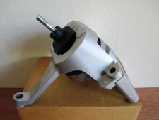 FITS: 2014-2018 NISSAN ALTIMA (2.5L, L4) -- FRONT RIGHT UPPER SIDE ENGINE MOUNT.