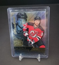 2016-17 Fleer Showcase New Jersey Devils Pavel Zacha Flair RC  Seat 33