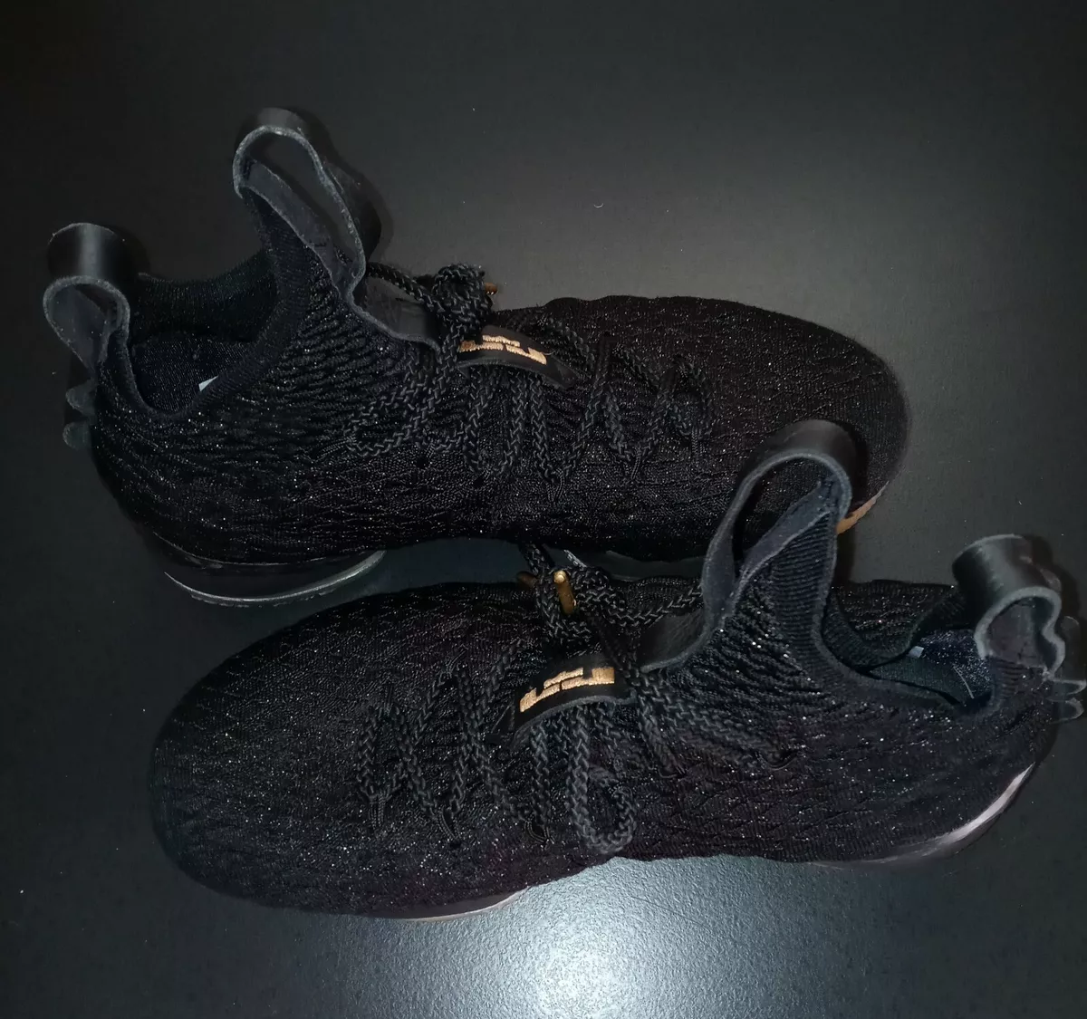 Lebron 15 black and gold cheap size 7